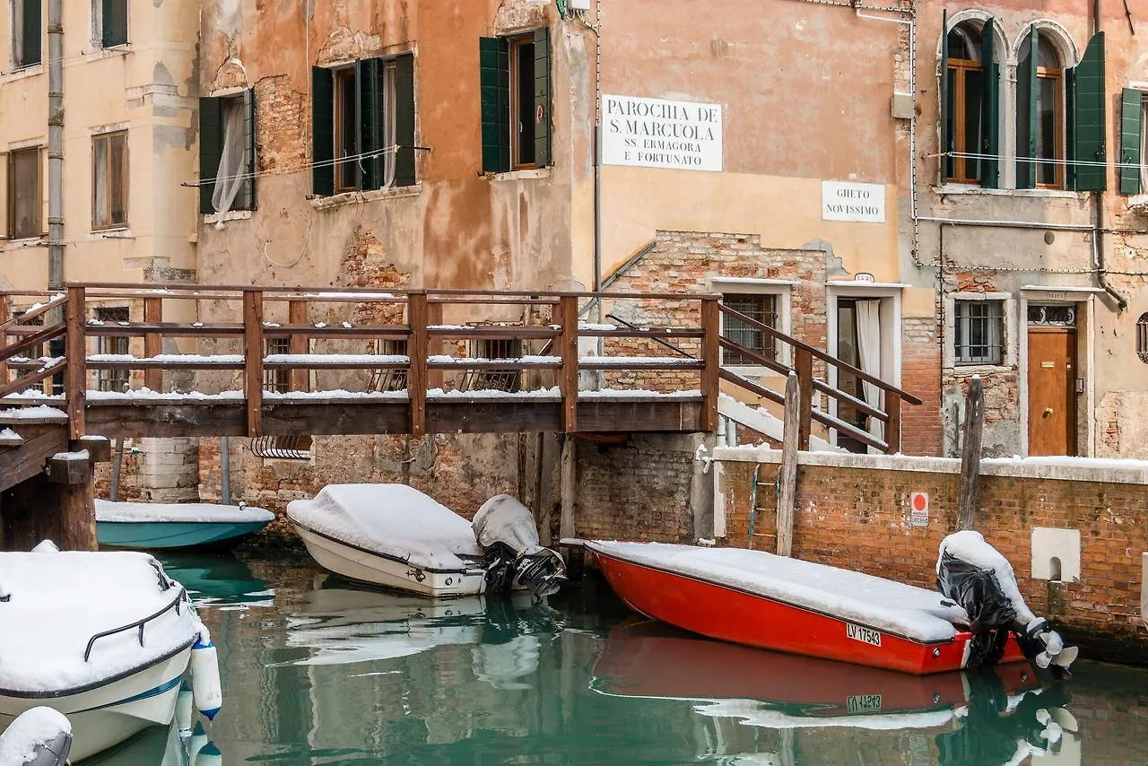 Venice Small Canal View In Boutique Apartment 0*,